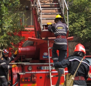 Autospecială a ISU Argeş s-a răsturnat în timp ce mergea la o intervenţie